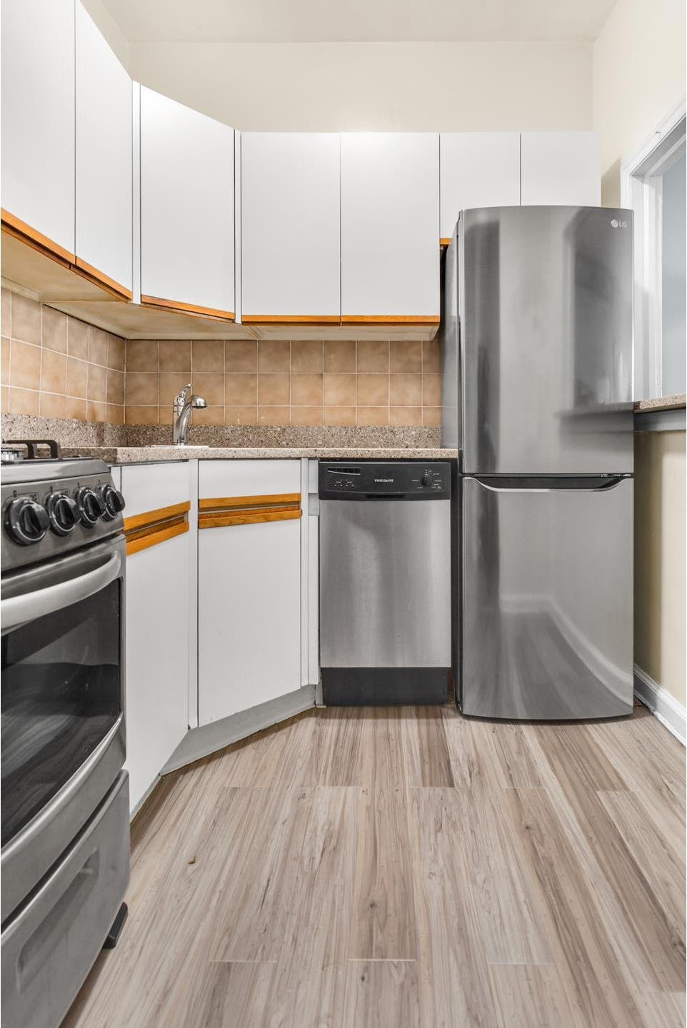 330 E 83rd St, #4D