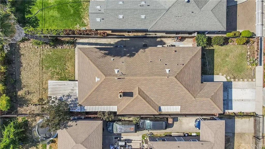 11717 Eucalyptus Ave