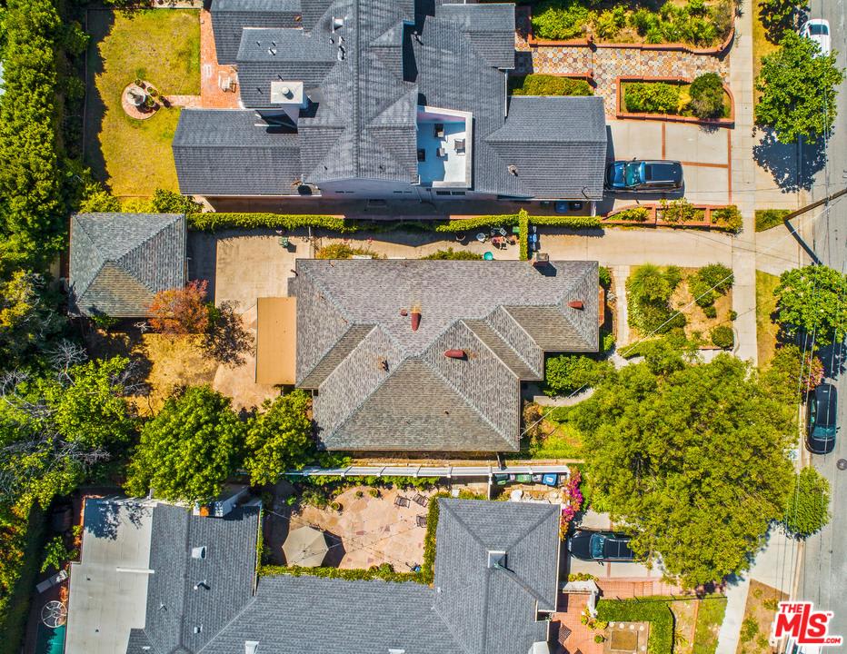314 S Bundy Dr