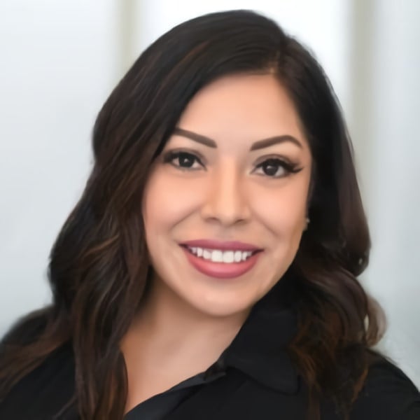 Elaine Cantu Houston, TX Real Estate Associate Agent Headshot