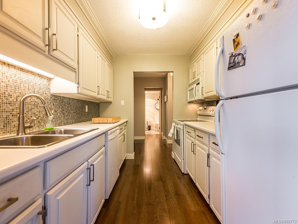 204-1419 Stadacona Ave, Victoria