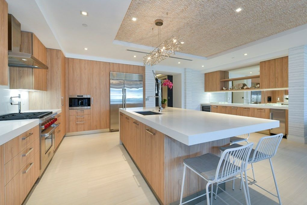 121 Beach Rd, #105