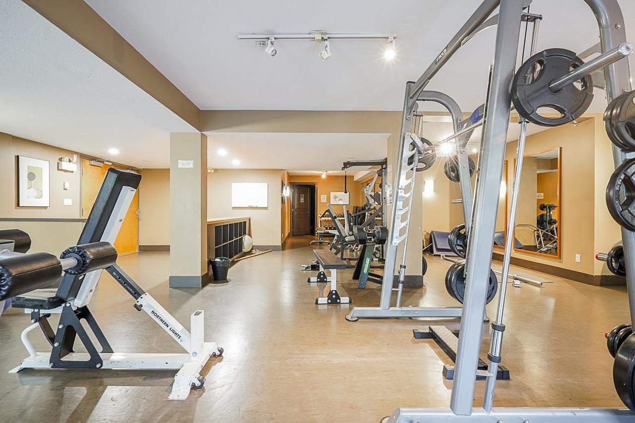316-9319 University Cres