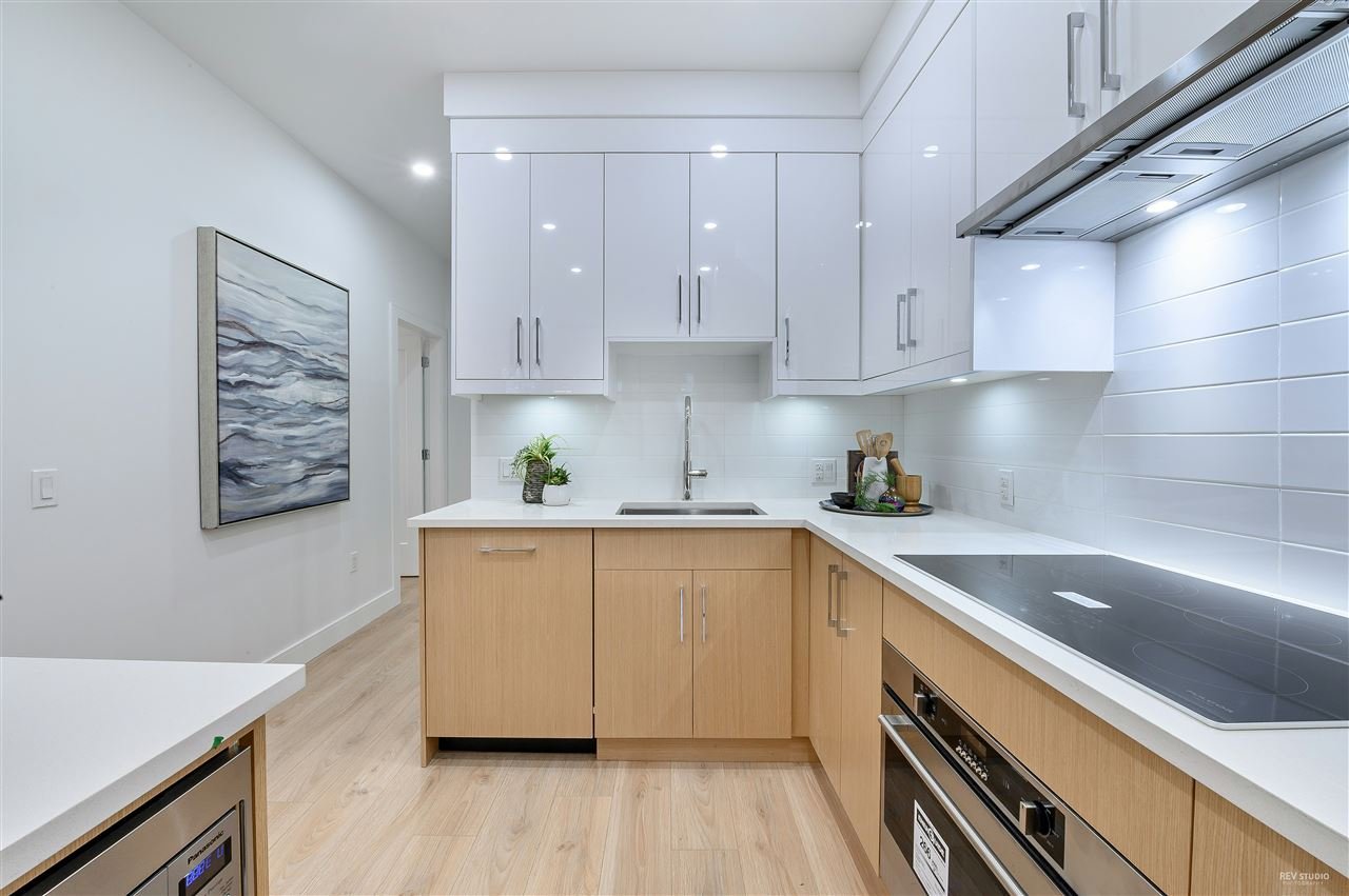207-7131 17th Ave