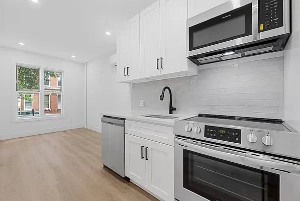 104 India Street Unit: 1R