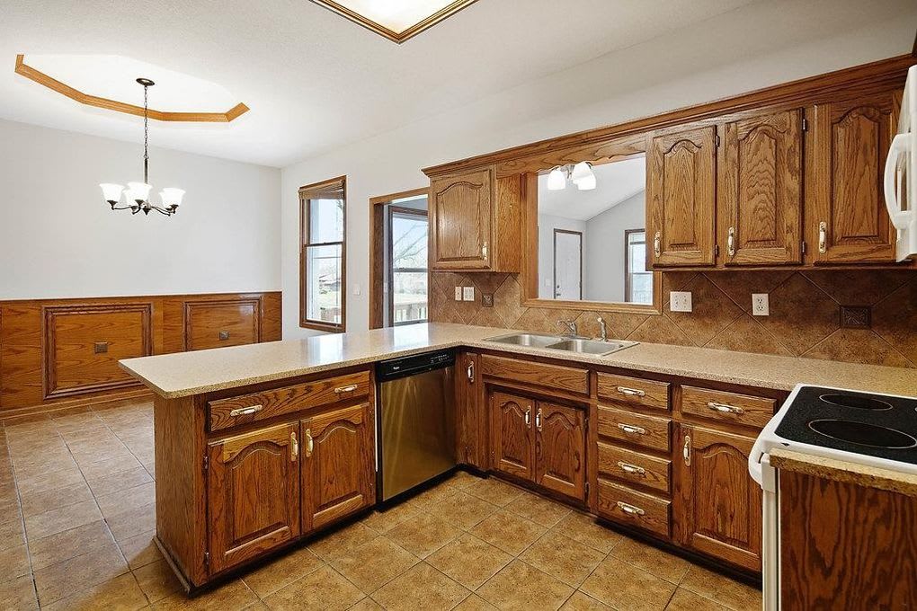 305 NE Forest Avenue