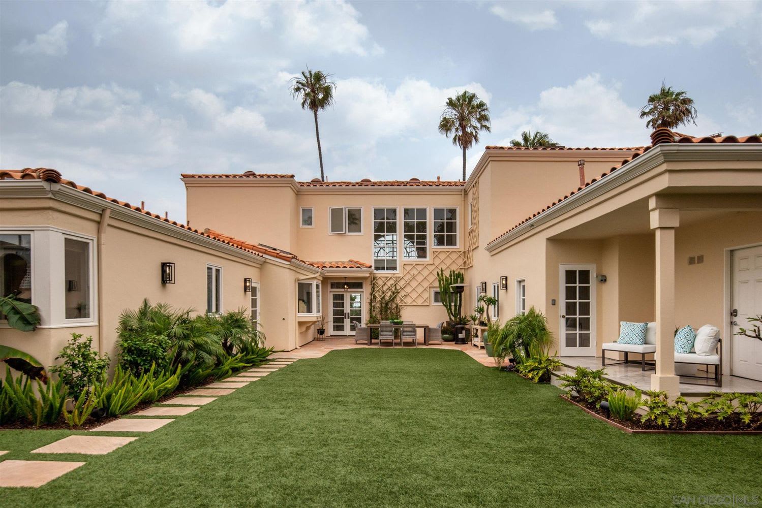 6331 Camino De La Costa