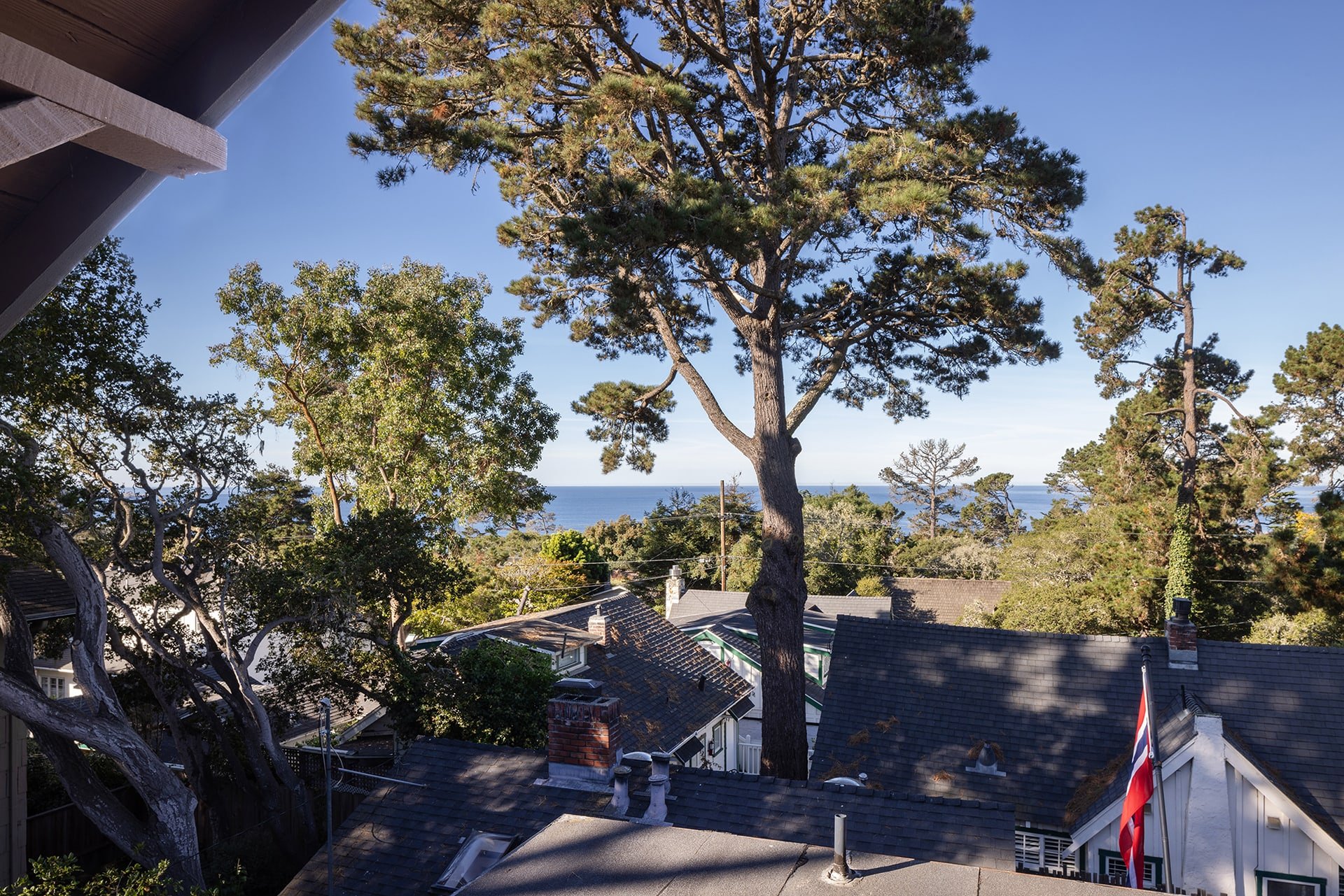 Spacious Carmel Cottage - Monte Verde & 7th SWC