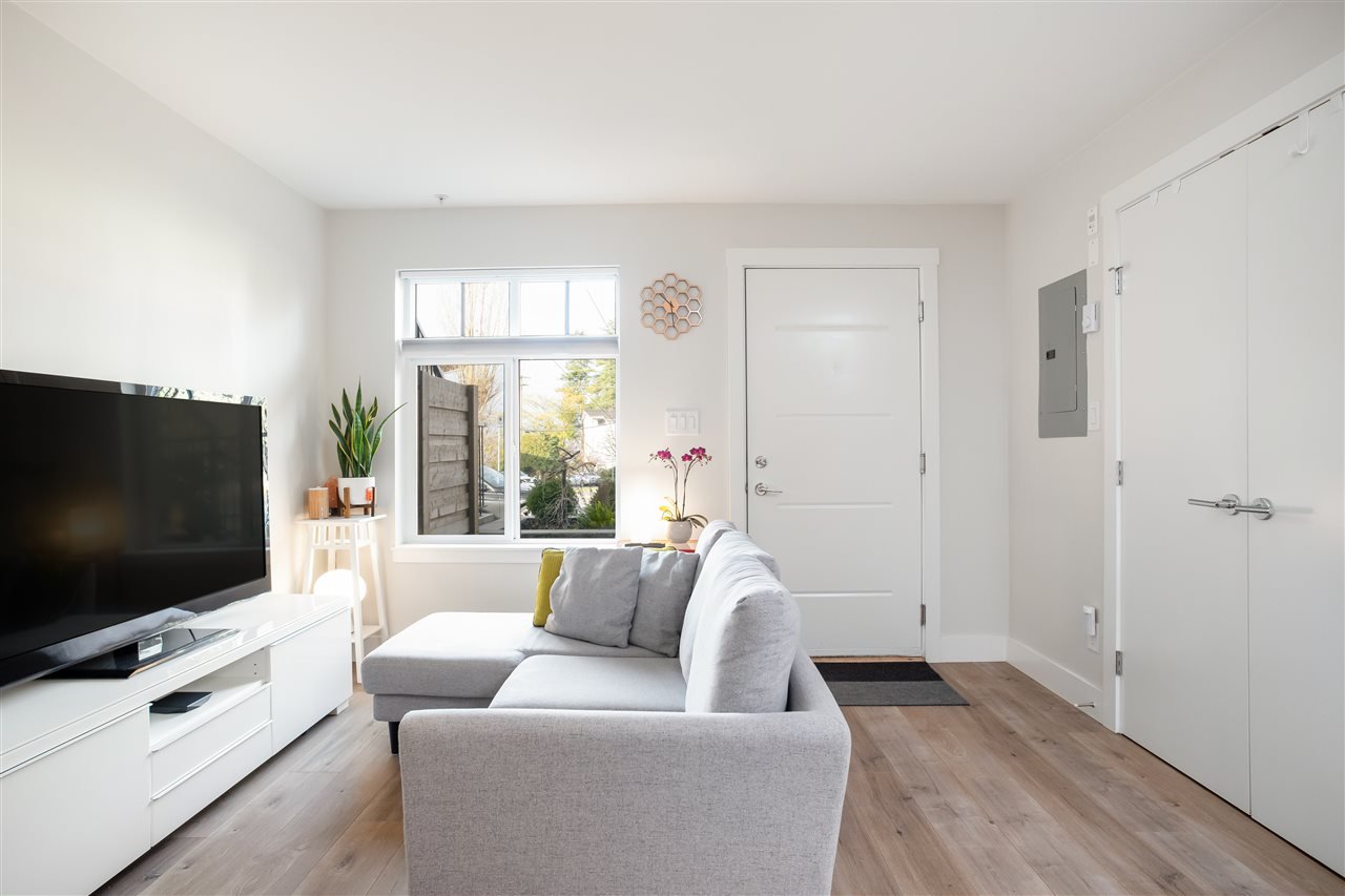 102-7180 Barnet Rd