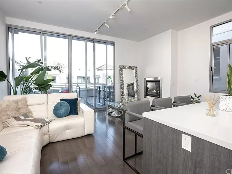 433 Pine Ave # 409