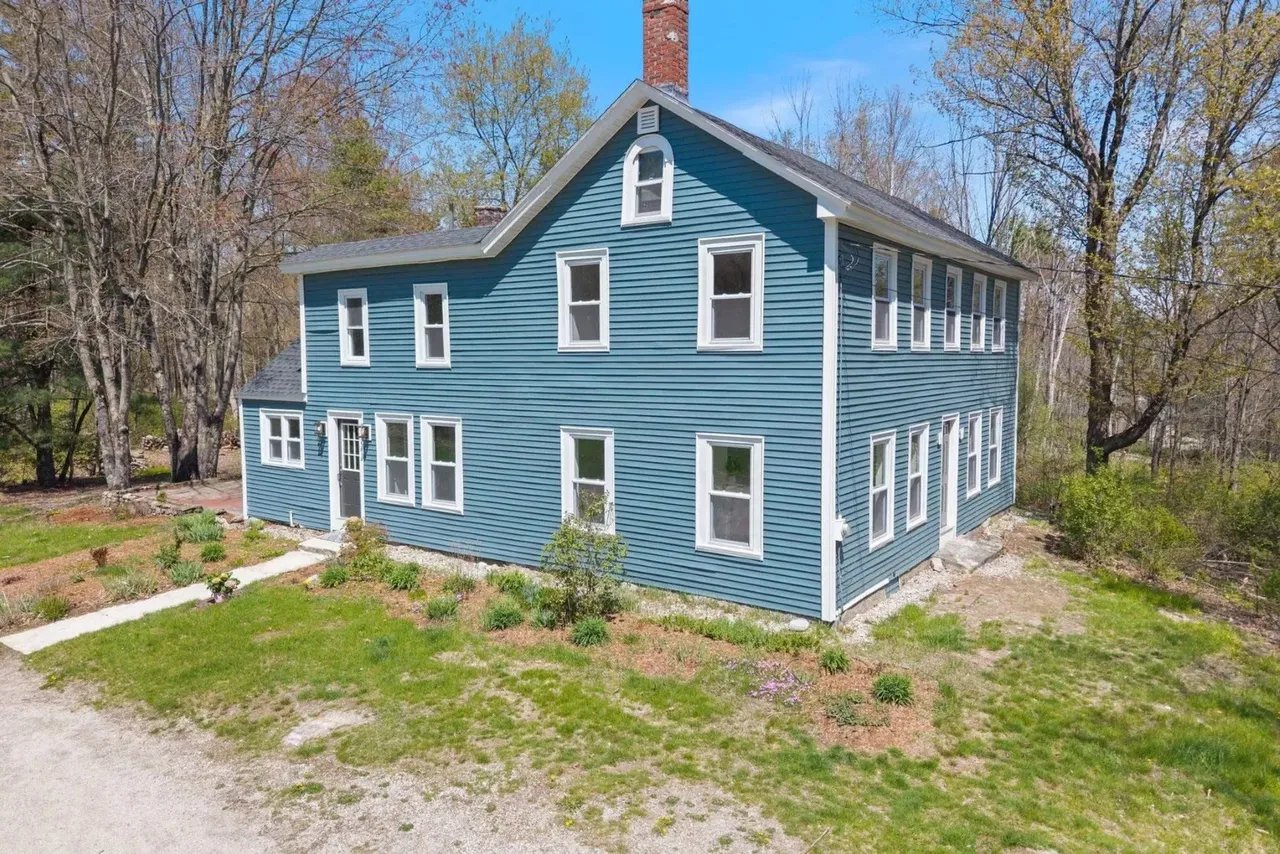 New Listing: 102 Mountain Road, Goffstown, NH 03045 – $499,900