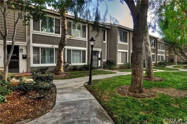 8466 El Arroyo Drive Unit 28