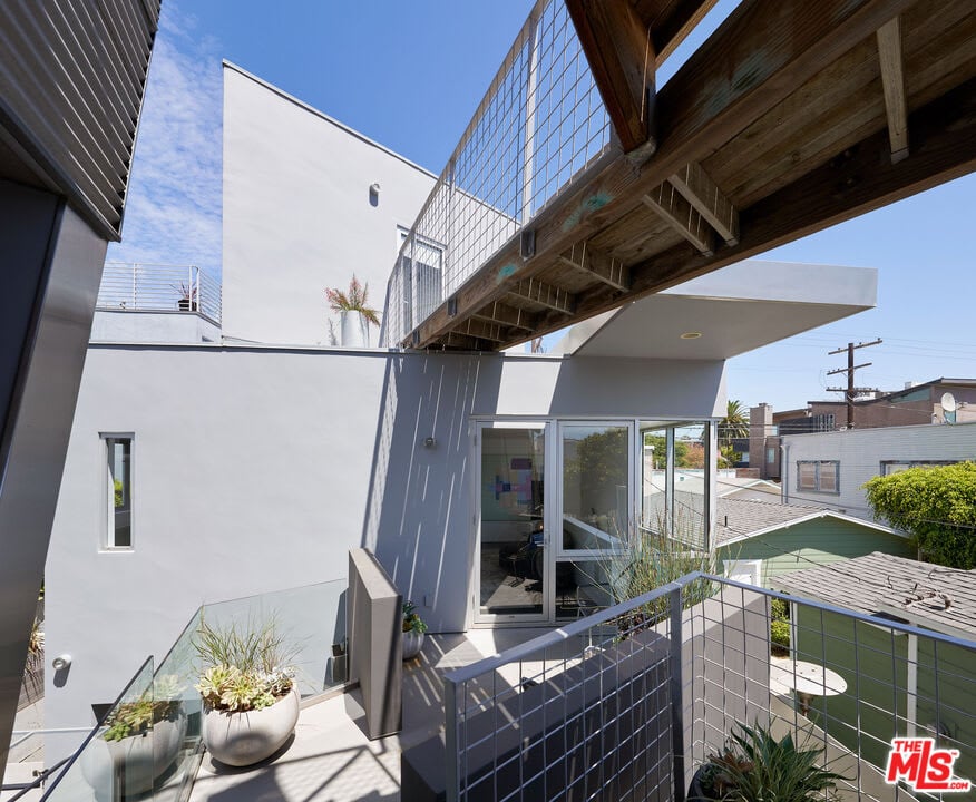 513 Grand Blvd