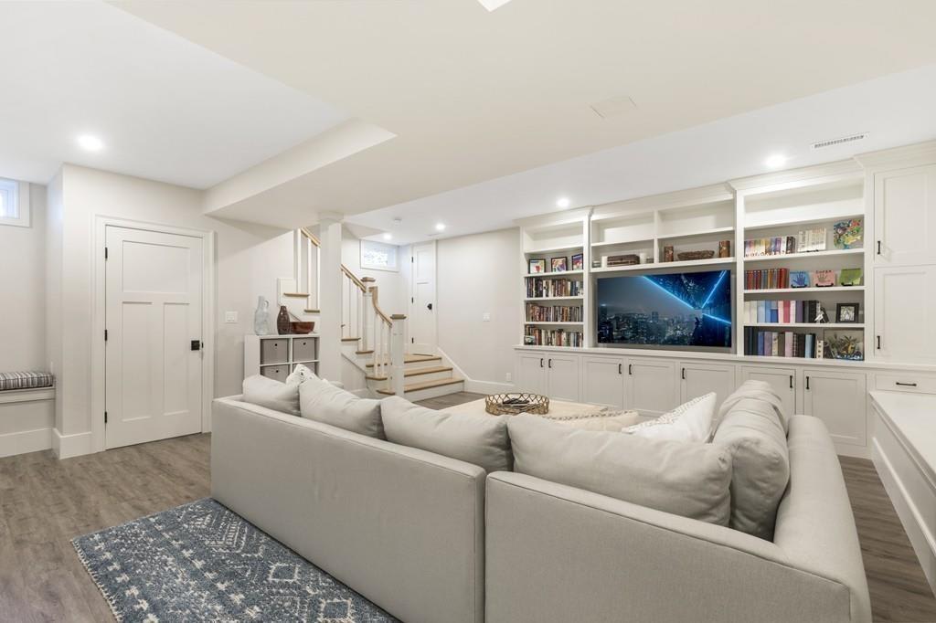 26 Plummer Ave