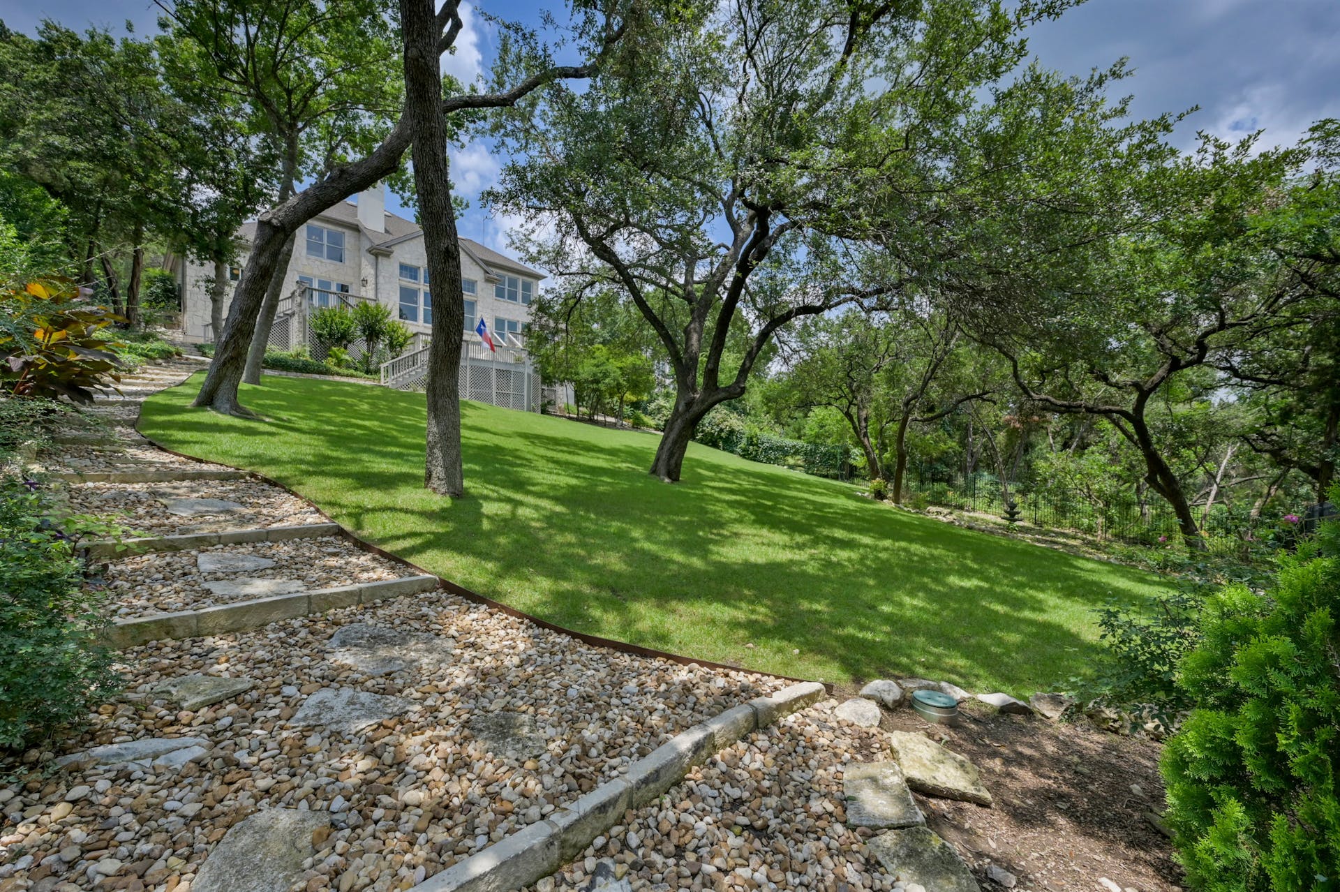 2015 Westlake Drive