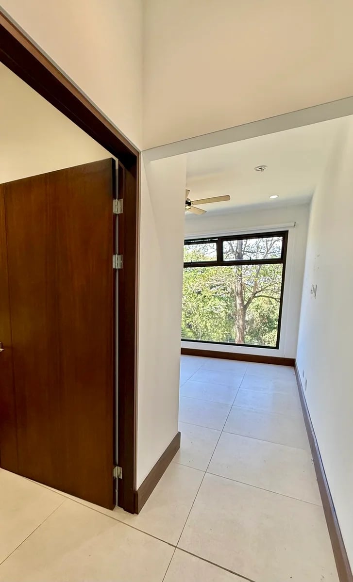 Contemporary Terrace Condo, Santa Ana, San Jose