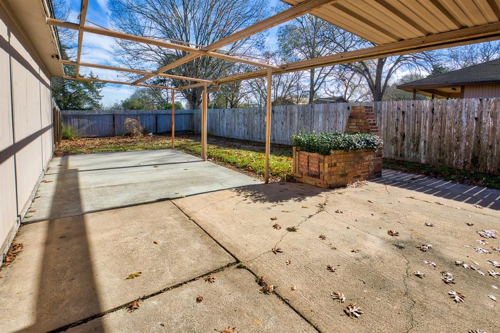 437 N Meinecke St Bellville, Tx 77418