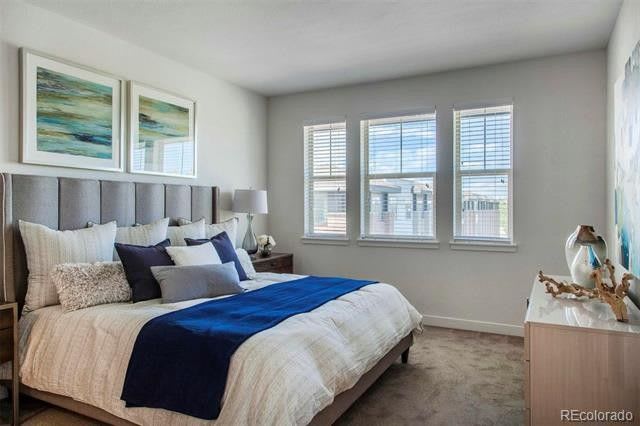189 S Monaco Pkwy ~ Lowry