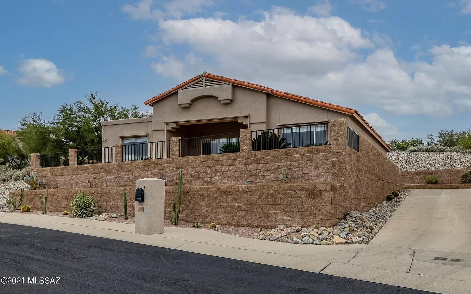 5789 N Placita Paisaje