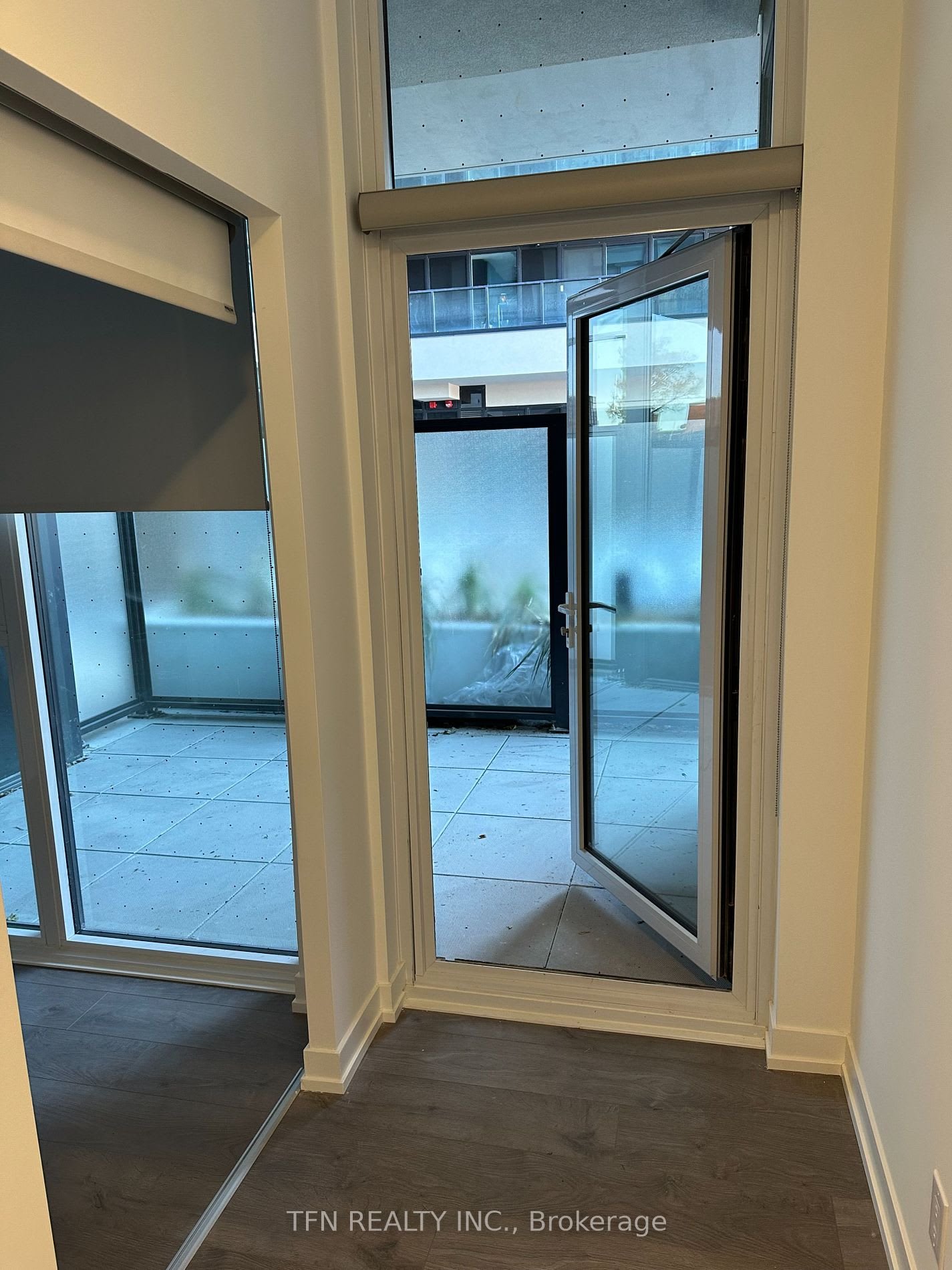 270 Dufferin St Unit: 211