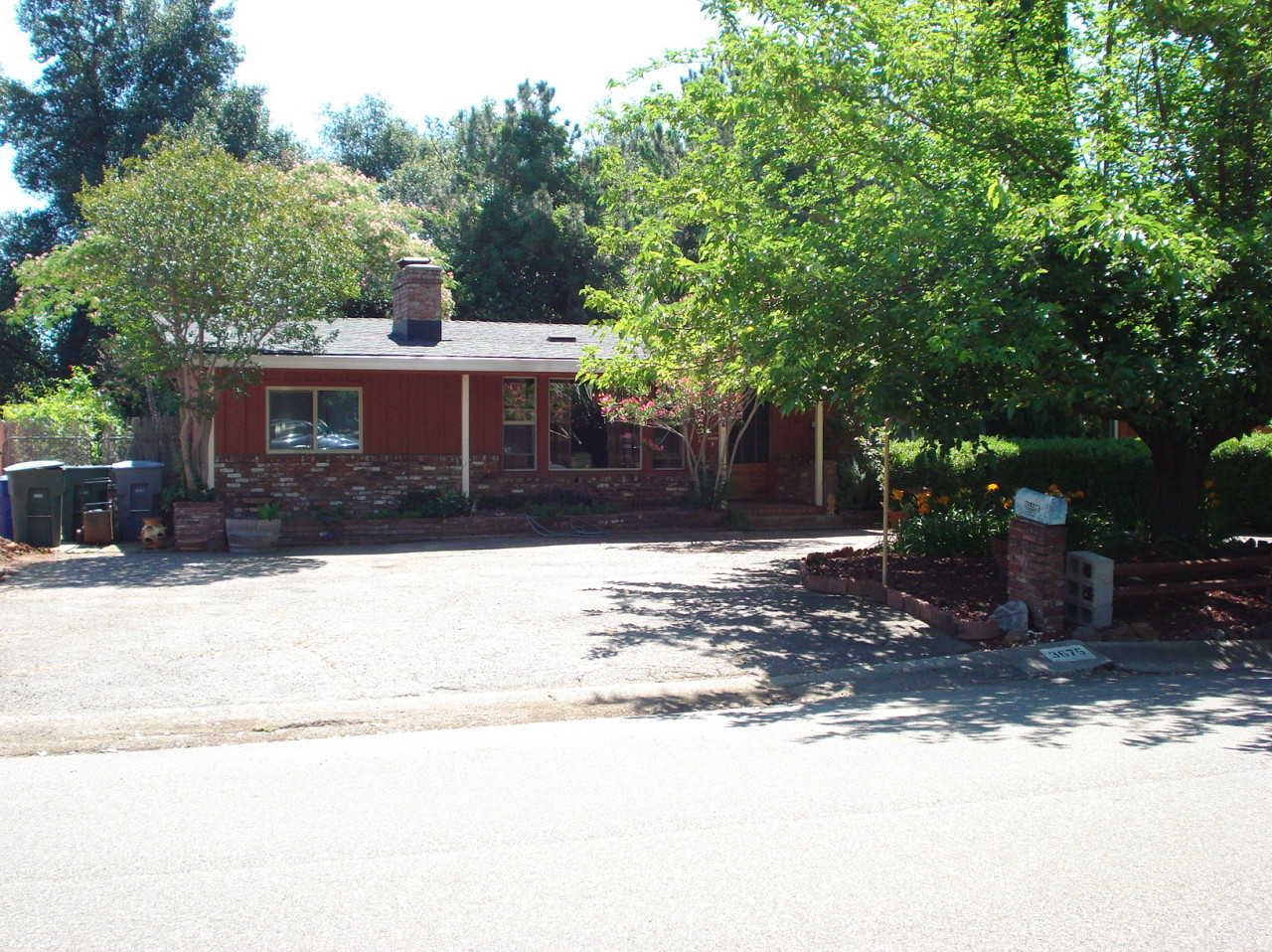 3675 Ricardo Ave