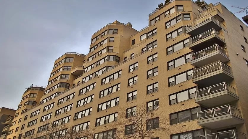 55 E 9th St, Unit 4B