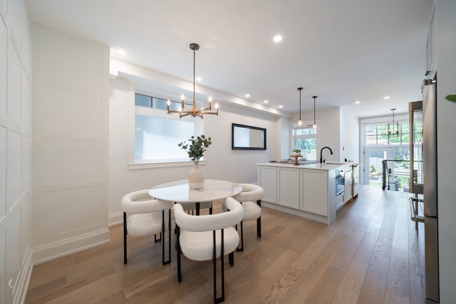38 Richard Ave 