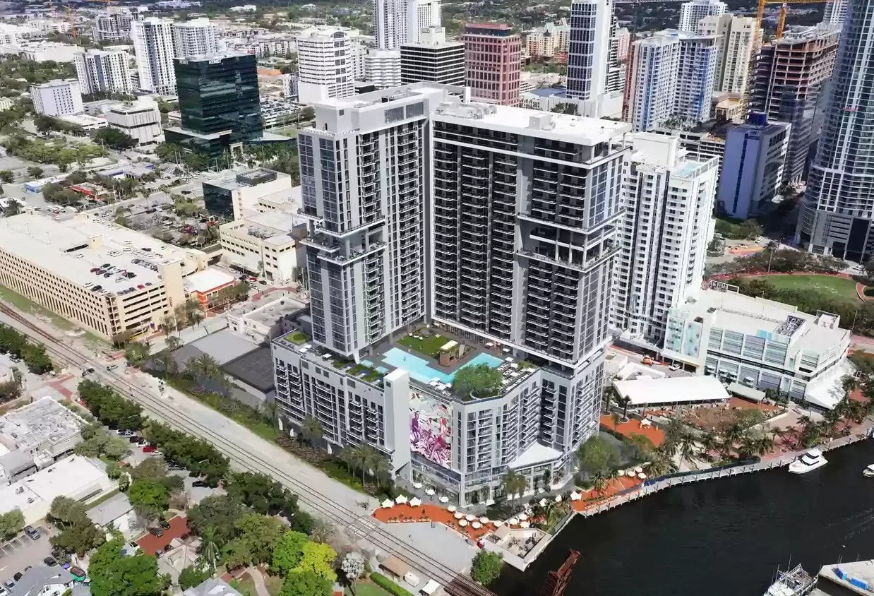 301 SW 1st Ave, Apt 1414 