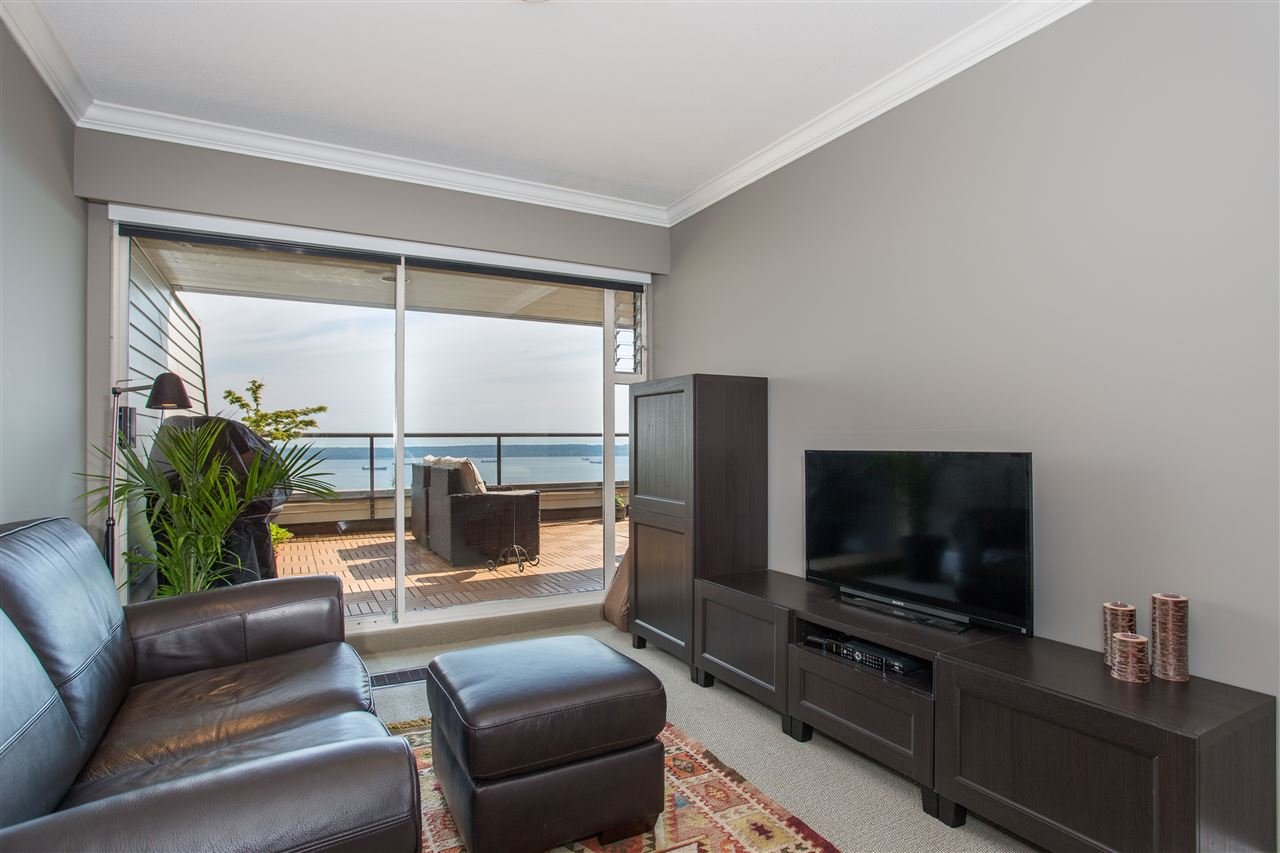 22-2246 Folkestone Wy