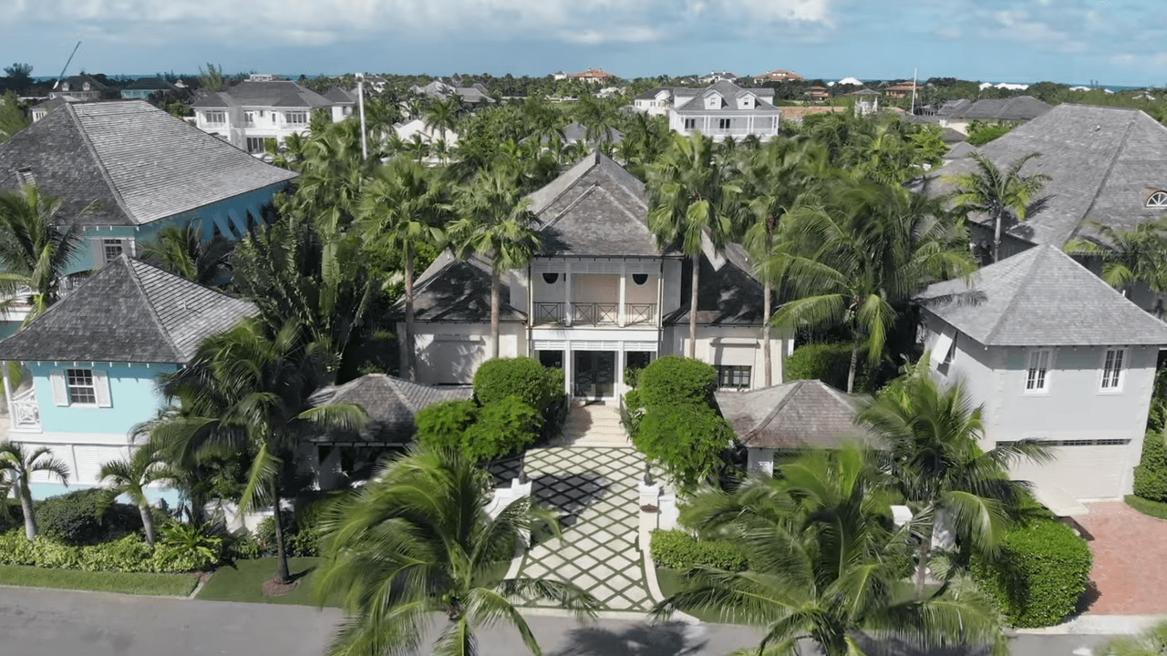 Charleston House in Old Fort Bay