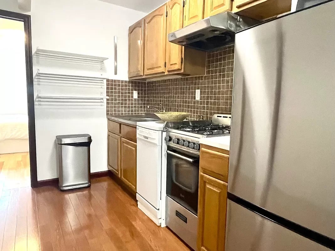 97 Mc Guinness Boulevard #2R