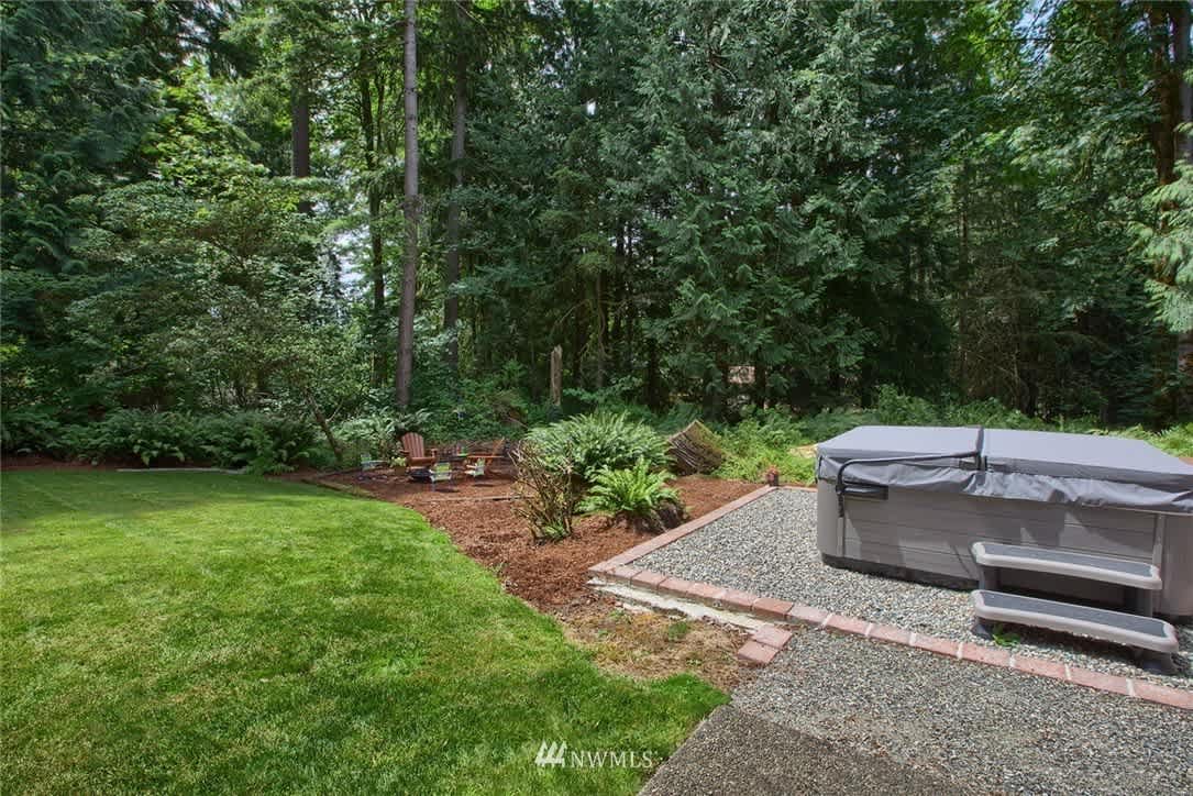 24721 SE Mirrormont Way, Issaquah, WA 98027