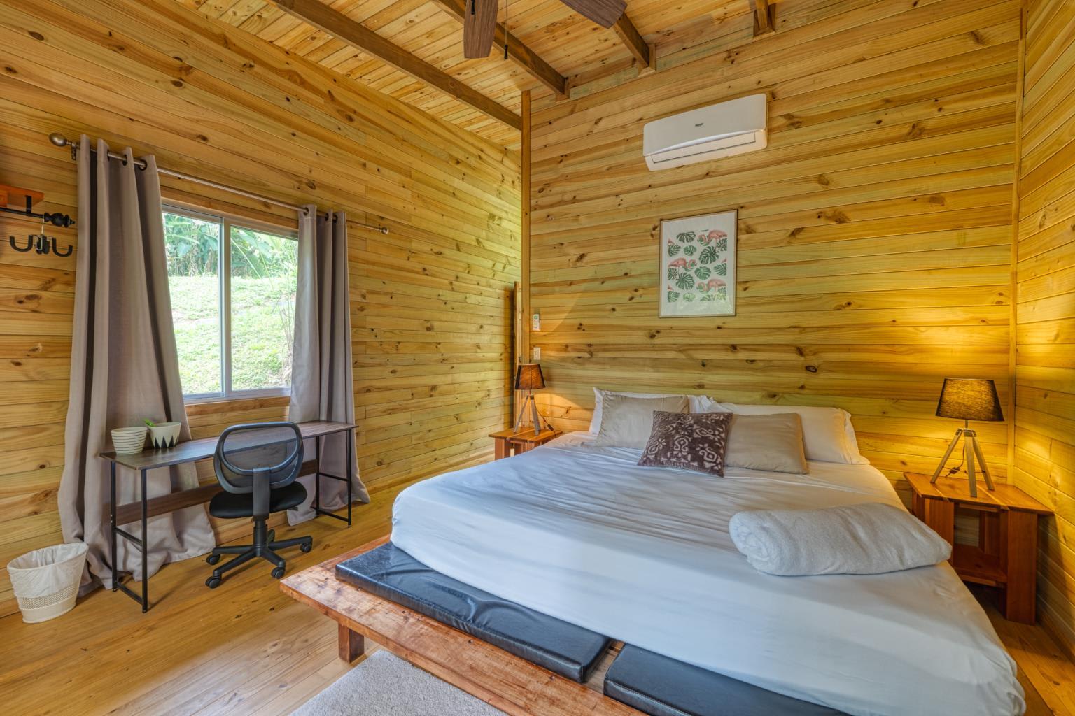 Exceptional Retreat Center on 62 Acre in Tinamastes