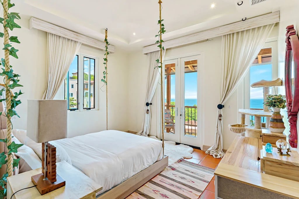 Contemporary Hillside Infinity Villa, Flamingo, Guanacaste