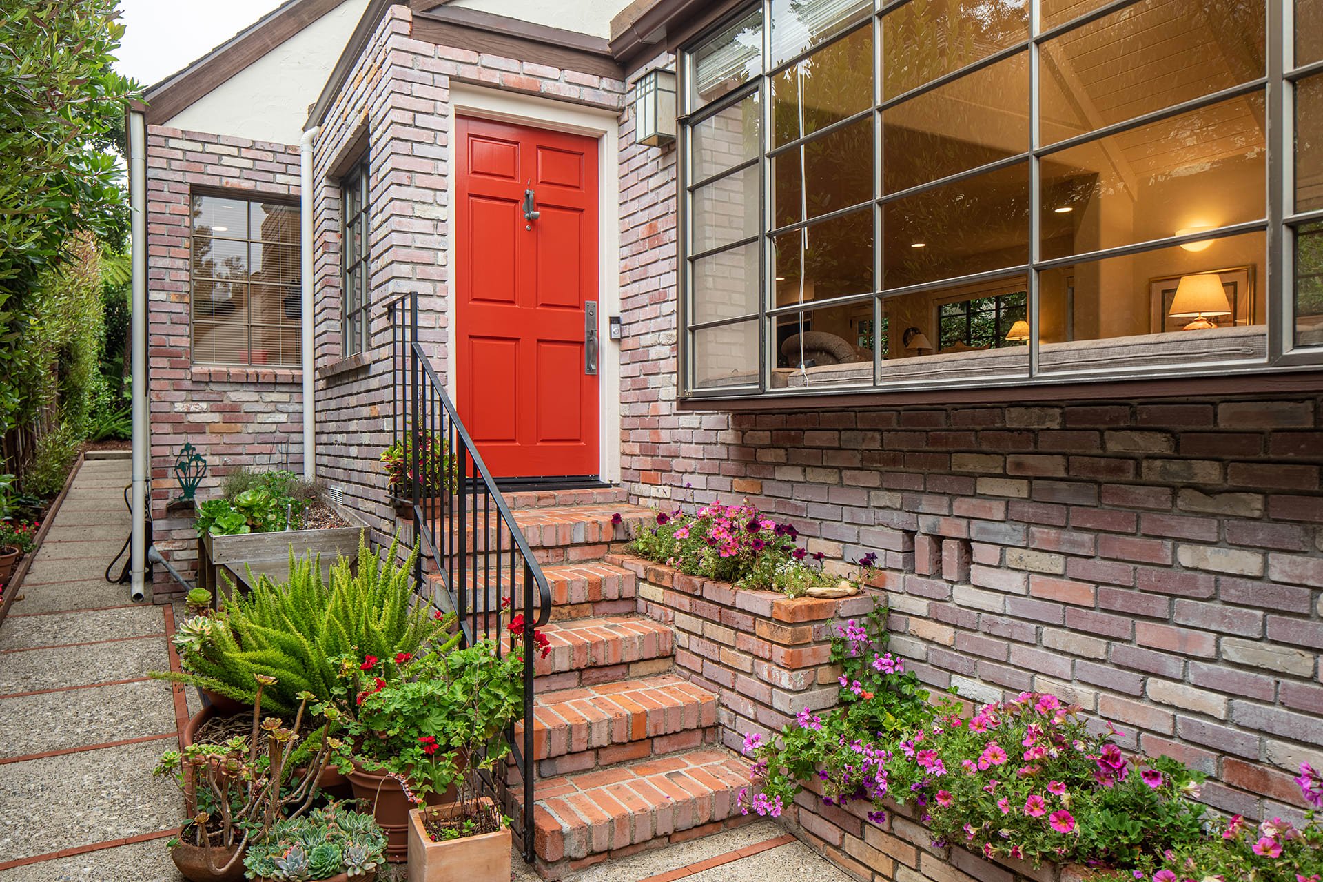Charming Carmel Cottage - 26246 Carmelo