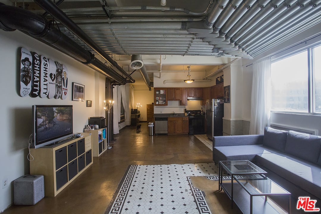 108 W 2nd St, #208