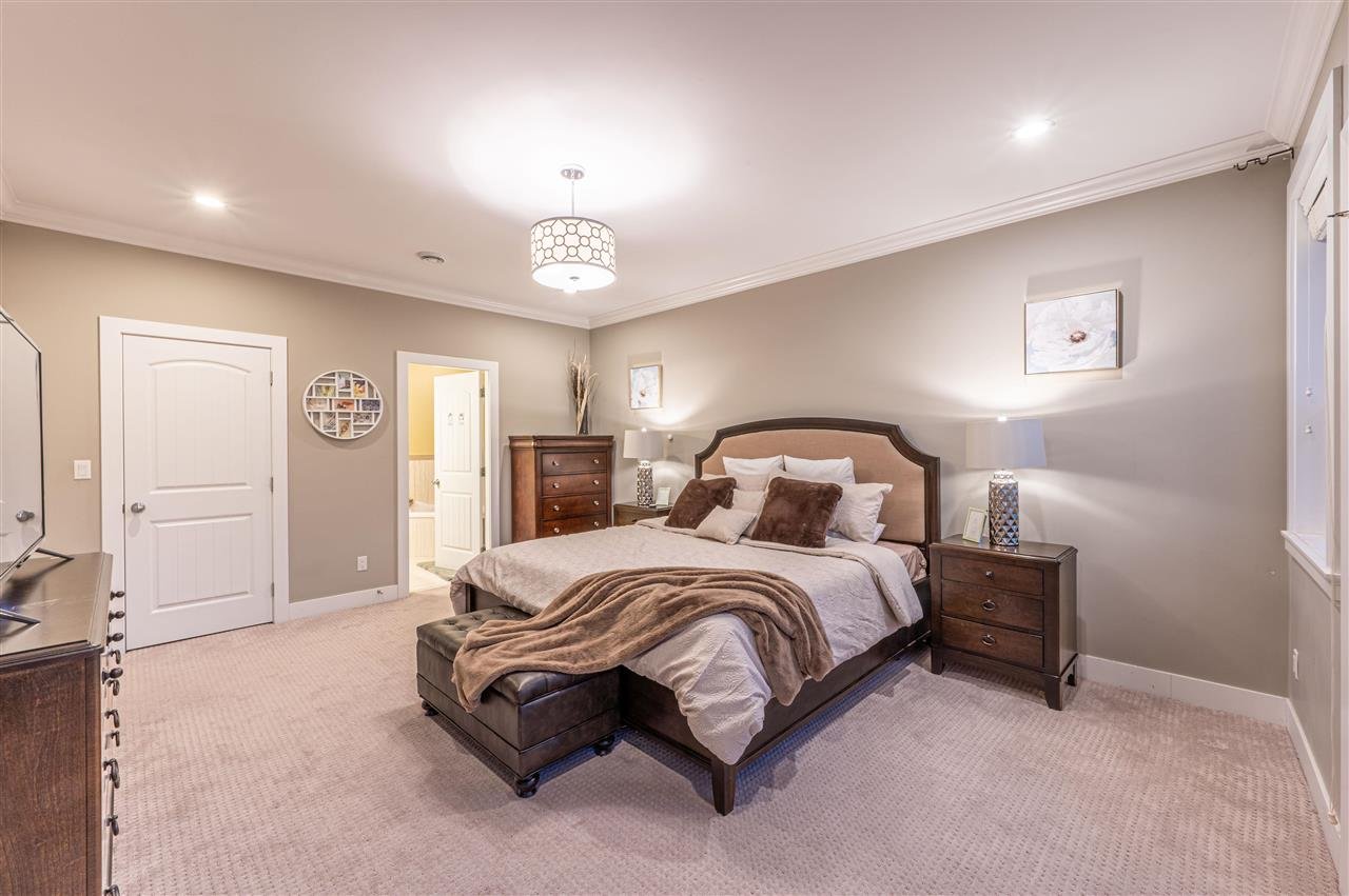 17363 64a Ave