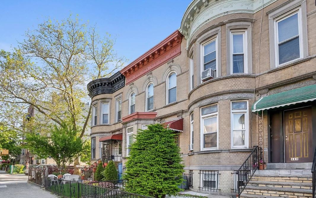 880 New York Avenue