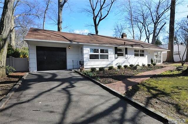 18 Hemlock Ln