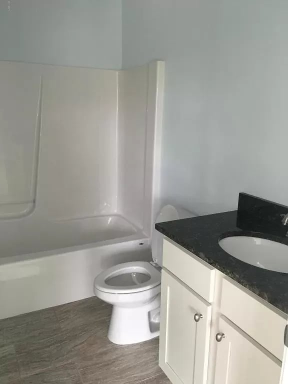 2421 CAUSEWAY MANOR Court