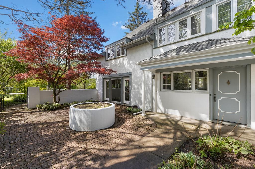 1628 W Old Mill Road
