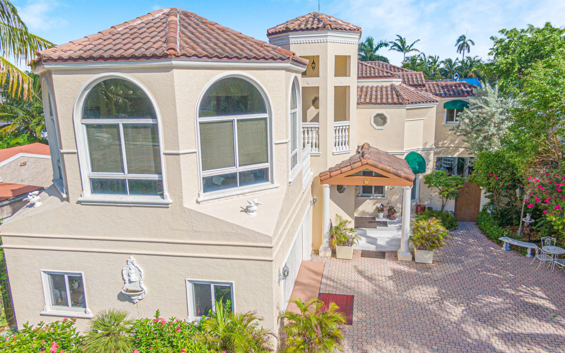 2615 E Las Olas Blvd
