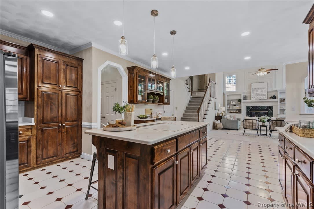 11 Dryden Dr