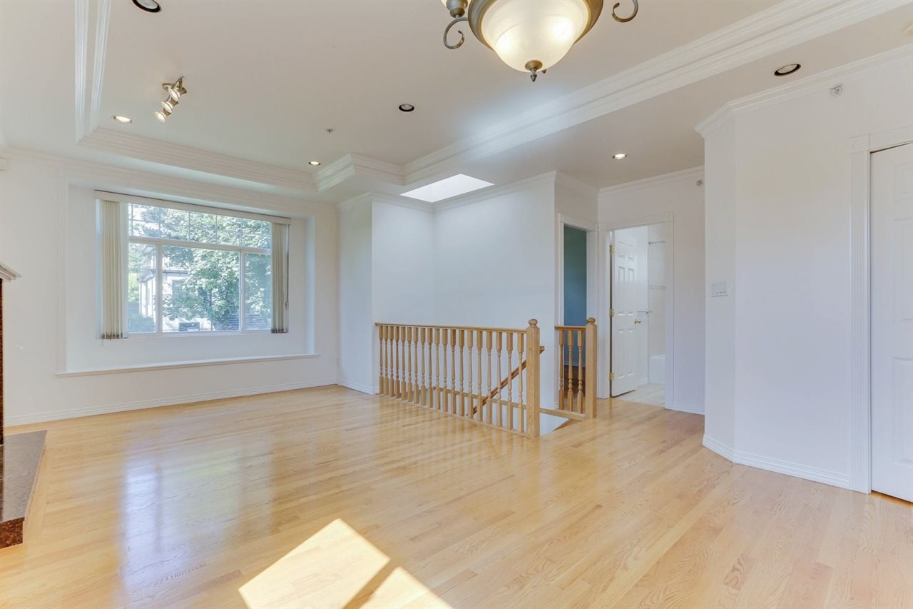 268 E 45th Ave