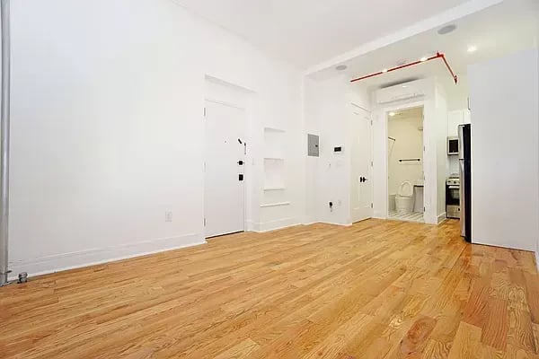 417 Hancock Street Unit: 3