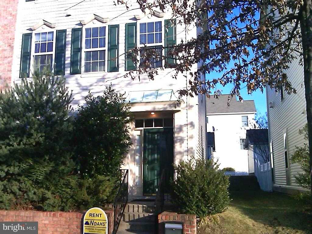 326 CHESTNUT HILL STREET