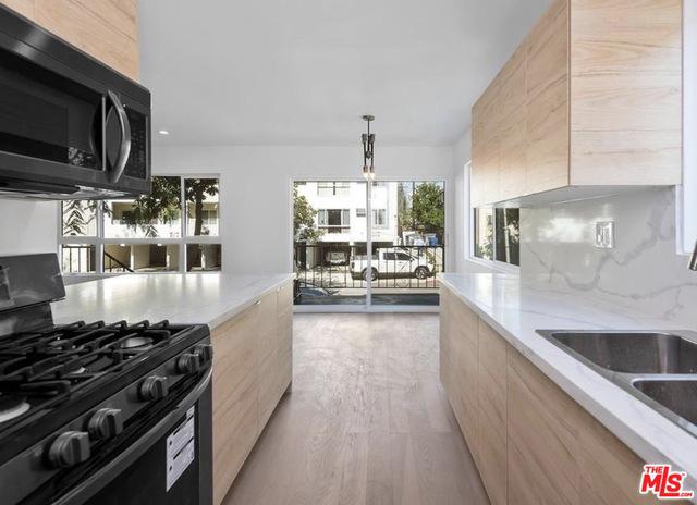 Remodeled 2 Bed + 2 Bath West Hollywood Lease