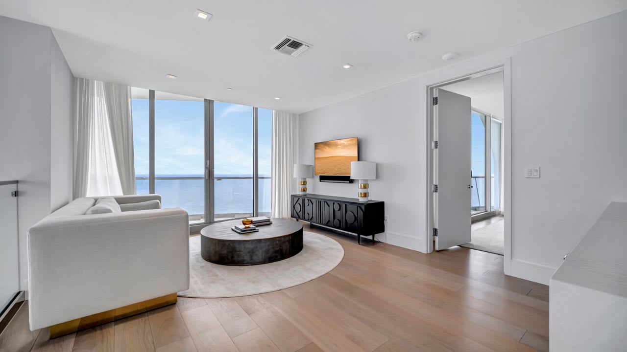 16901 Collins Ave, #5303