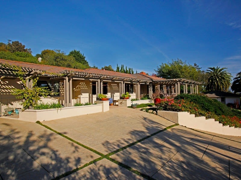 901 Aleeda Ln