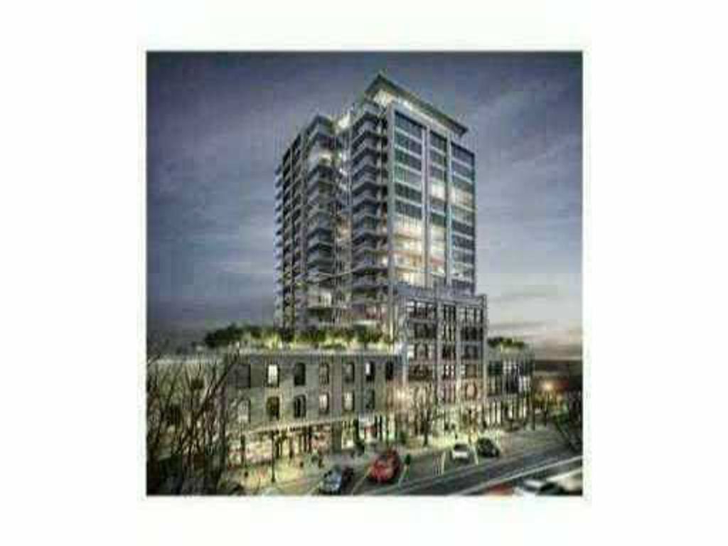 668 Columbia St, #2004